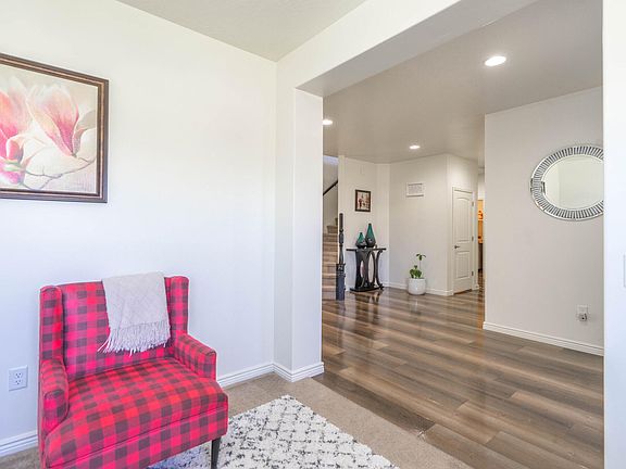 4th image of 1758 E Yant Flat Dr