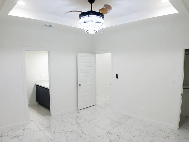 700 Dianne St — Photo 11