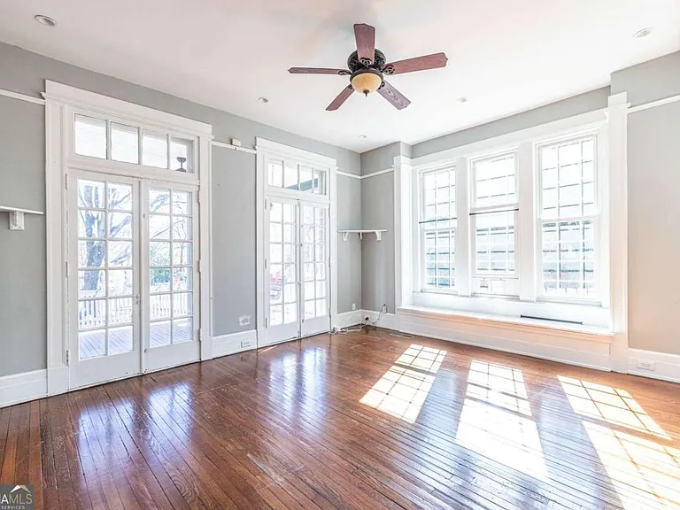 692 Myrtle St NE — Photo 11