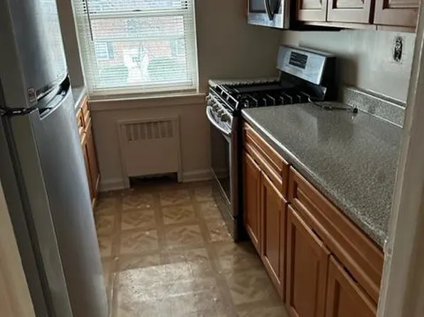 (undisclosed Address), Mineola, NY 11501