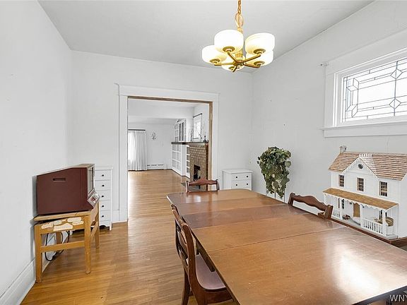 5th image of 323 Norwalk Ave