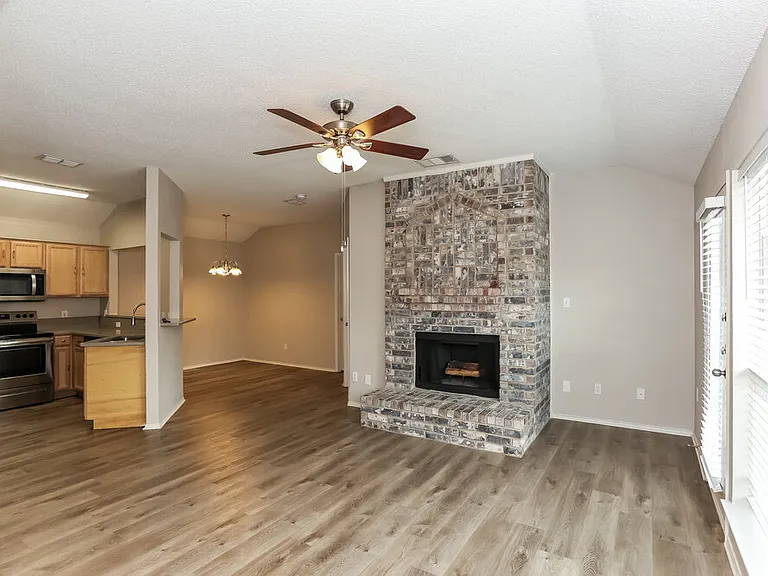 7445 Arbor Hill Dr — Photo 5