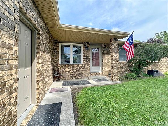 3rd image of 2716 W Carter St