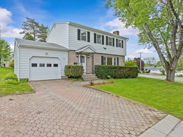 29 Drury Drive, Essex Junction, VT 05452