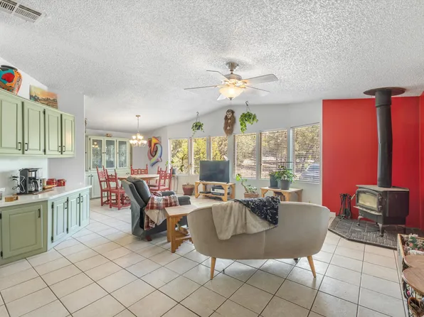 4 Brandy Ct, Edgewood, NM 87015