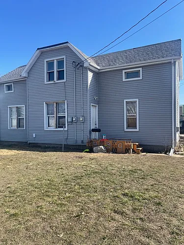 439 Gladys St Photo 1