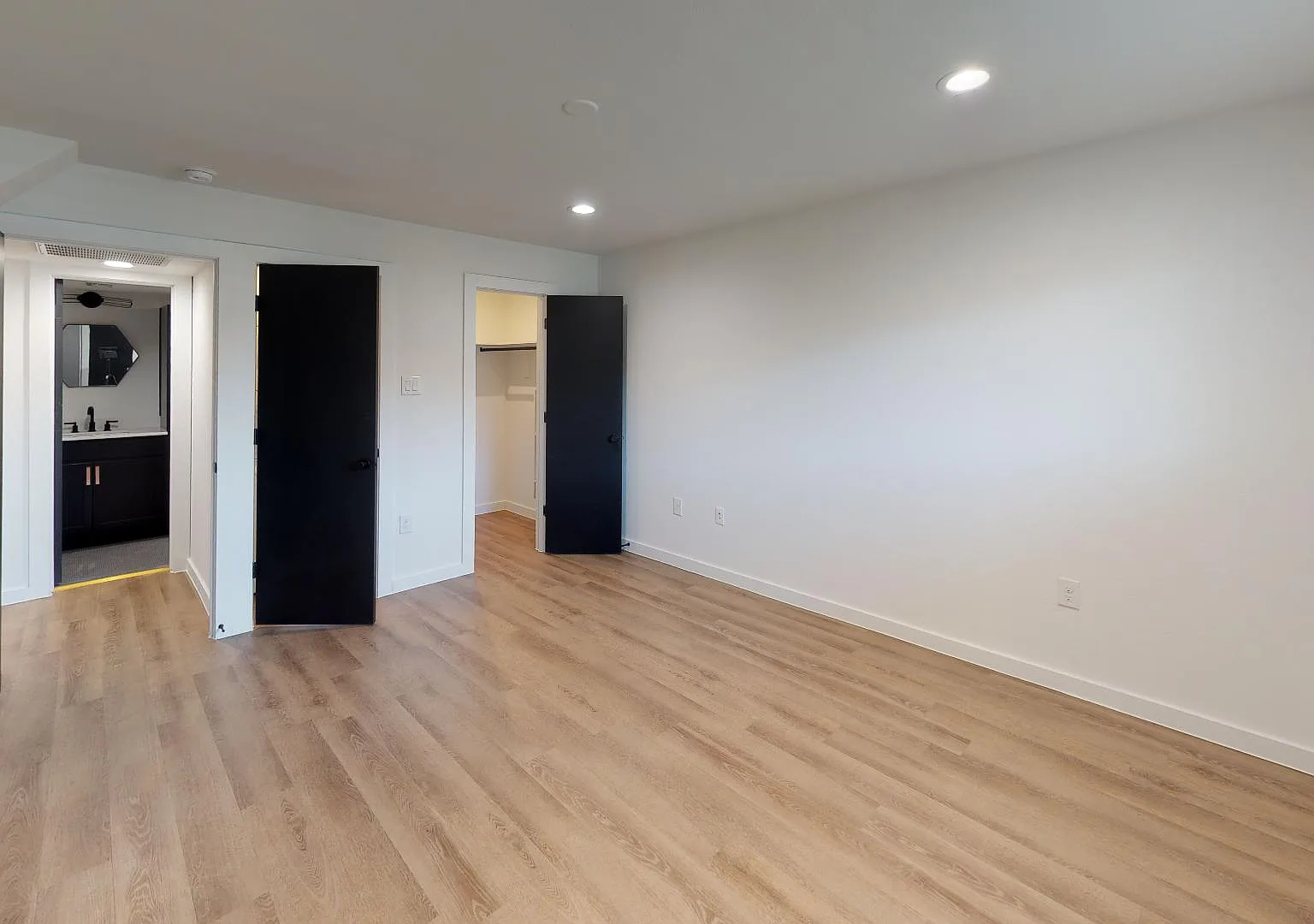 Live Oak Manor — Photo 4