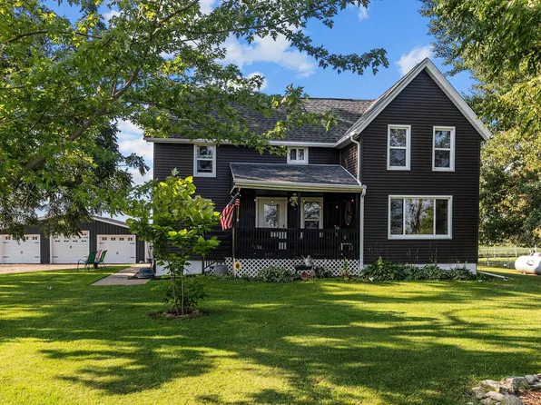 W13194 Reeds Corners Rd, Ripon, WI 54971