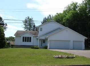 12225 Sunset Trl N, Plymouth, MN 55441