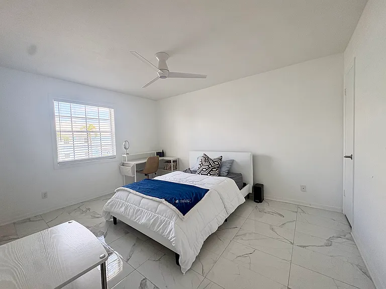 136 Pompano Dr SE #D — Photo 18