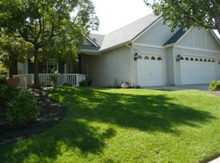 2165 E Poppy Hills Dr, Fresno, CA
