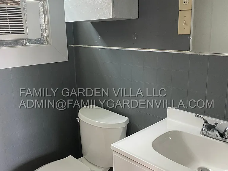 1836A Ridgefield Ave — Photo 8