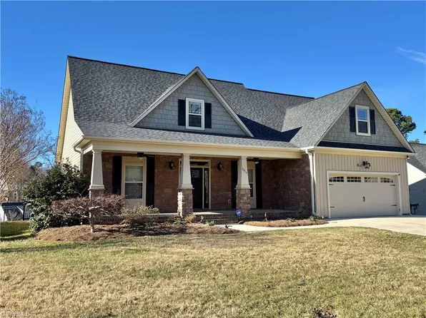 5019 Peppertree Rd, Clemmons, NC 27012