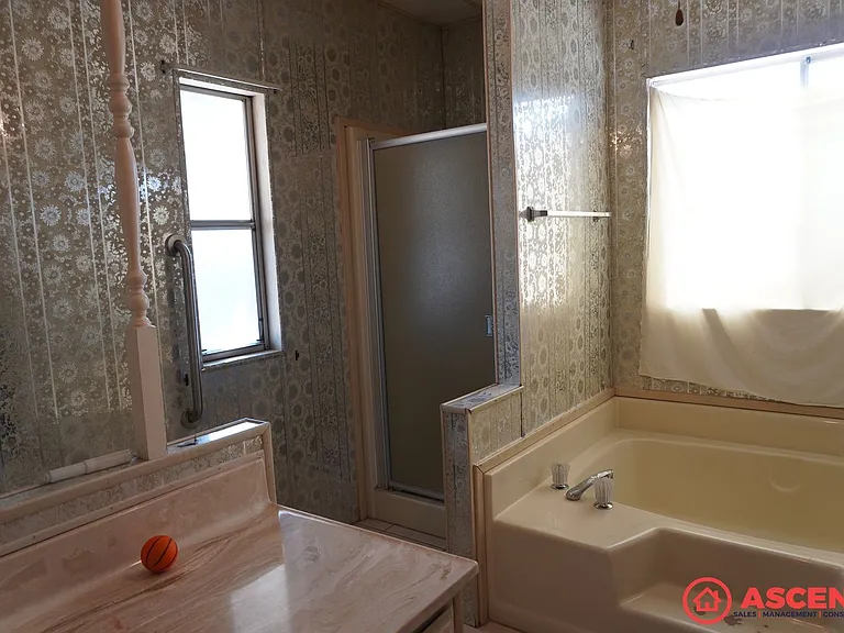 3605 Biltmore Ln — Photo 3