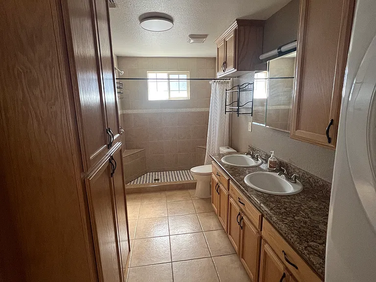 3911 Noble Ct — Photo 3