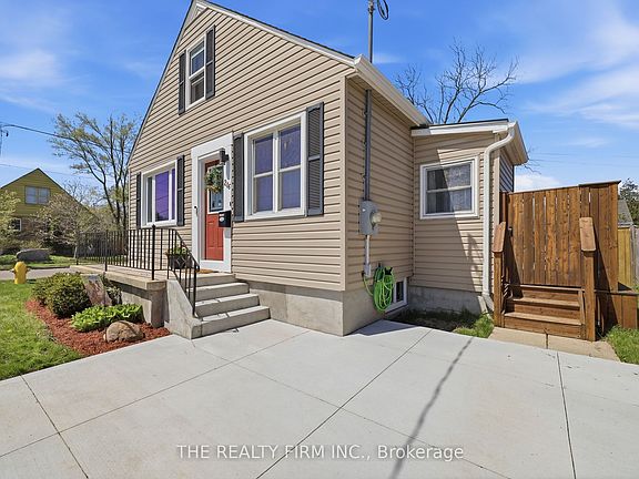 3rd image of 216 Thompson Rd