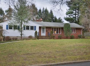 335 Perry Pl, River Vale, NJ 07675