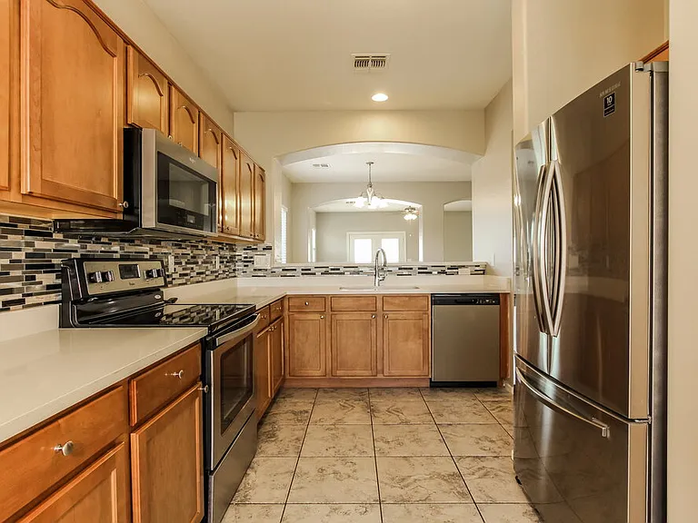 1809 W Dugan Dr — Photo 6
