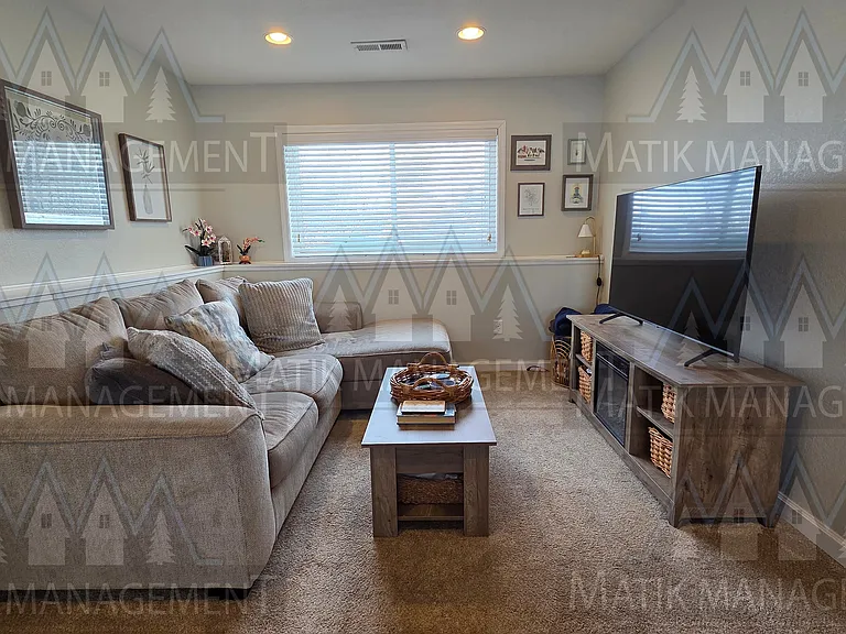 4287 Trumpeter Dr SE — Photo 35