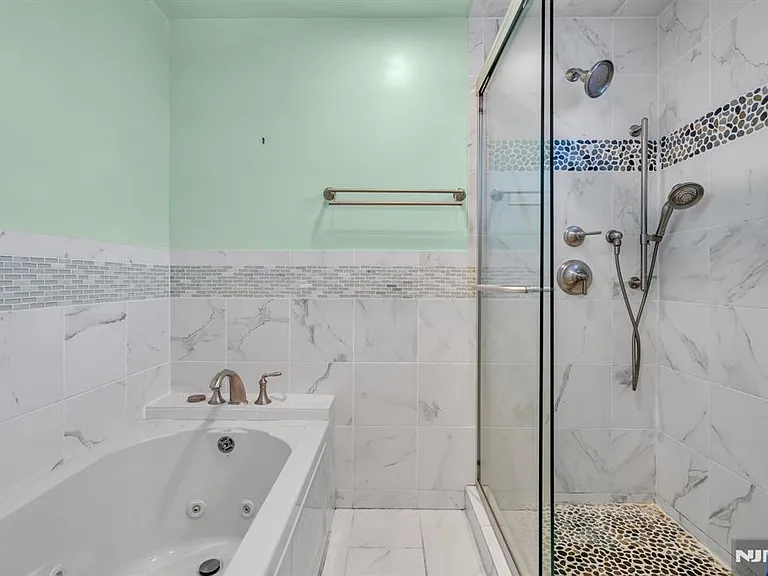 206 Highland Ave — Photo 13