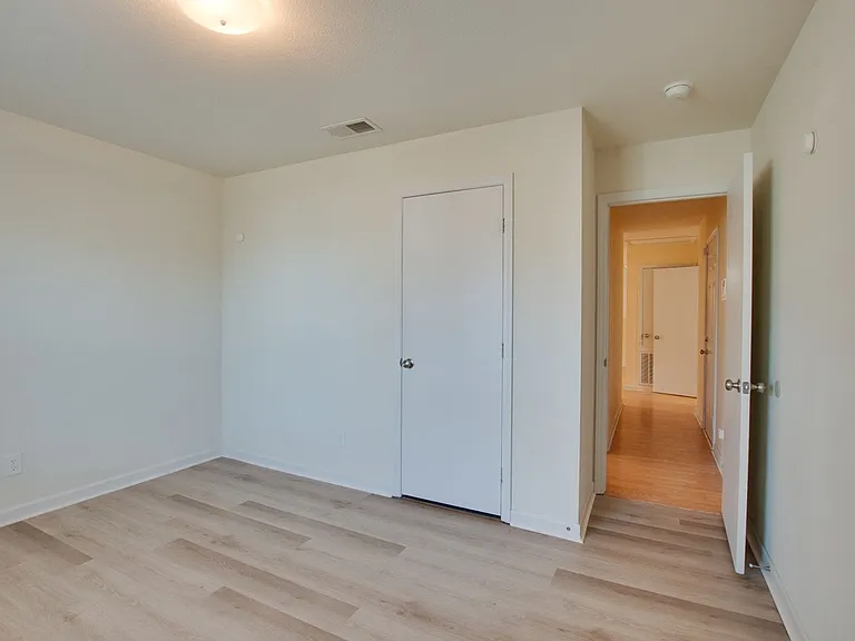 198 Cloverbrook Dr — Photo 17
