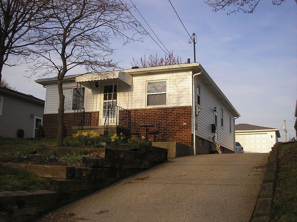 Newer siding, roof and vinyl replacement windows