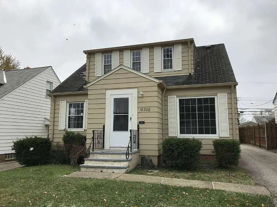 18308 Edinboro Ave photo 1