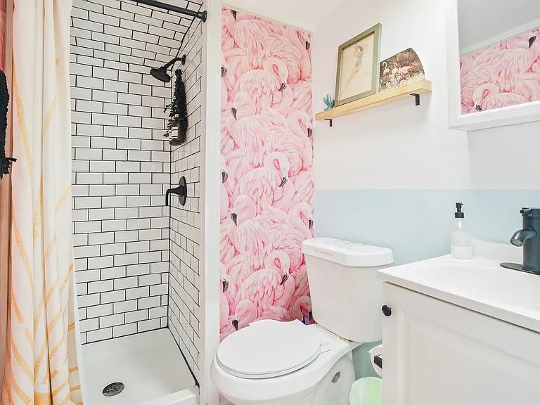 714 Grove St N #1 — Photo 7