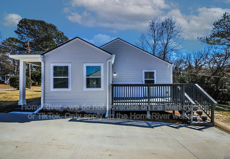 1915 Ham Dr — Photo 6