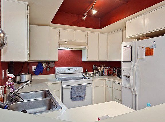 5th image of 1372 Bellevue Way NE #1326