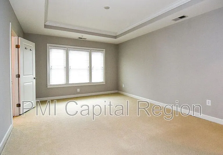 334 Community Center Ave — Photo 13