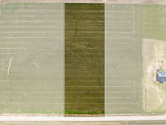 4th image of 23 Country Squires Ln