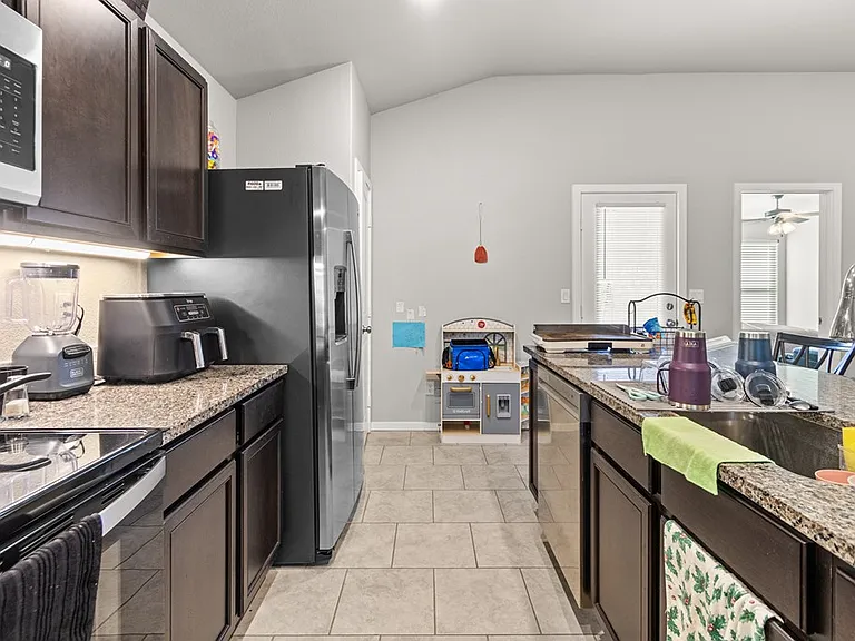 9407 Ratliff Ridge Ave — Photo 5