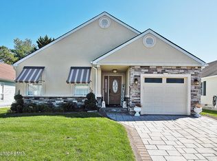 186 Canterbury Ln, Toms River, NJ 08757
