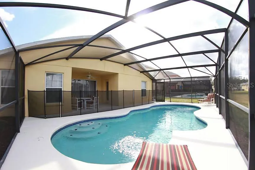 4 bed, 3.0 bath, 1662 sqft, $2,600 — Photo 2