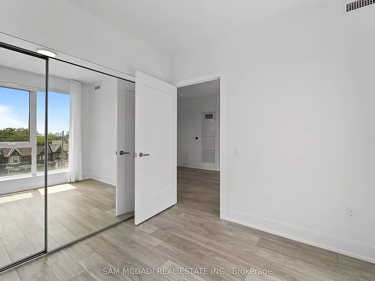 858 Dupont St #304 — Photo 23