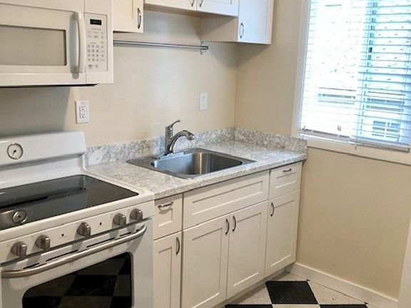 2nd image of 1445 Bellevue Ave APT 5