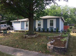 1915 Autumn Hill Dr, O'Fallon, MO 63366