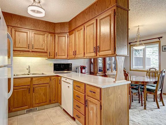2nd image of 118 W Strathcona Rd SW #30