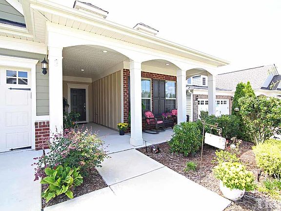2nd image of 712 Gaston Manor Dr