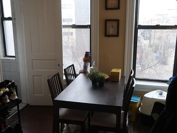 5th image of 1547 W Blackhawk St APT 2C