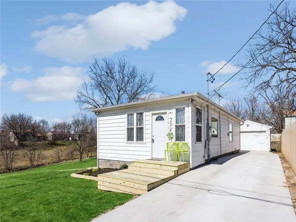 204/208 N 13th Ave W, Newton, IA 50208