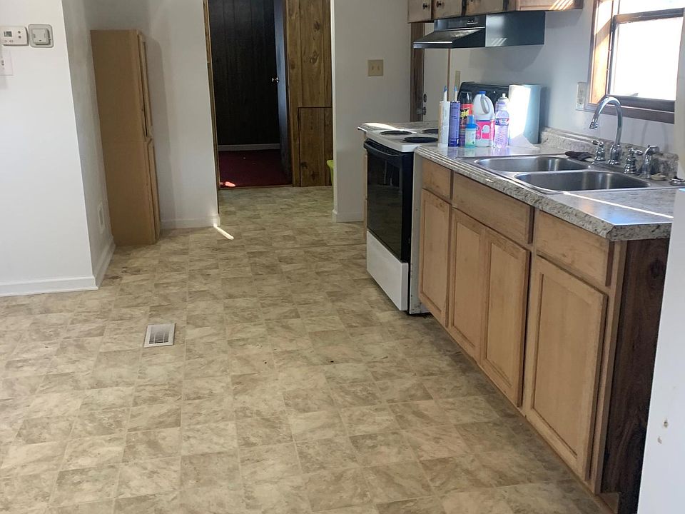 2nd image of 101 N Davis St