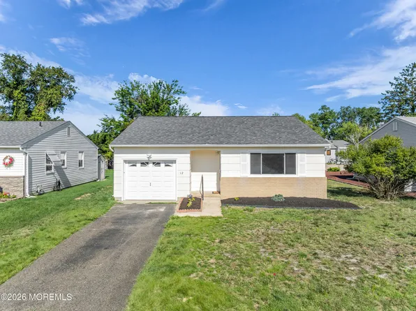 12 Bolingbroke Drive, Toms River, NJ 08757