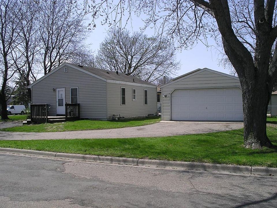 2nd image of 621 Willow St #621