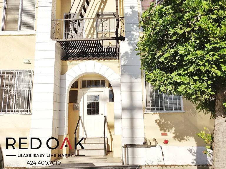 1839 W 12th St #305 — Photo 11