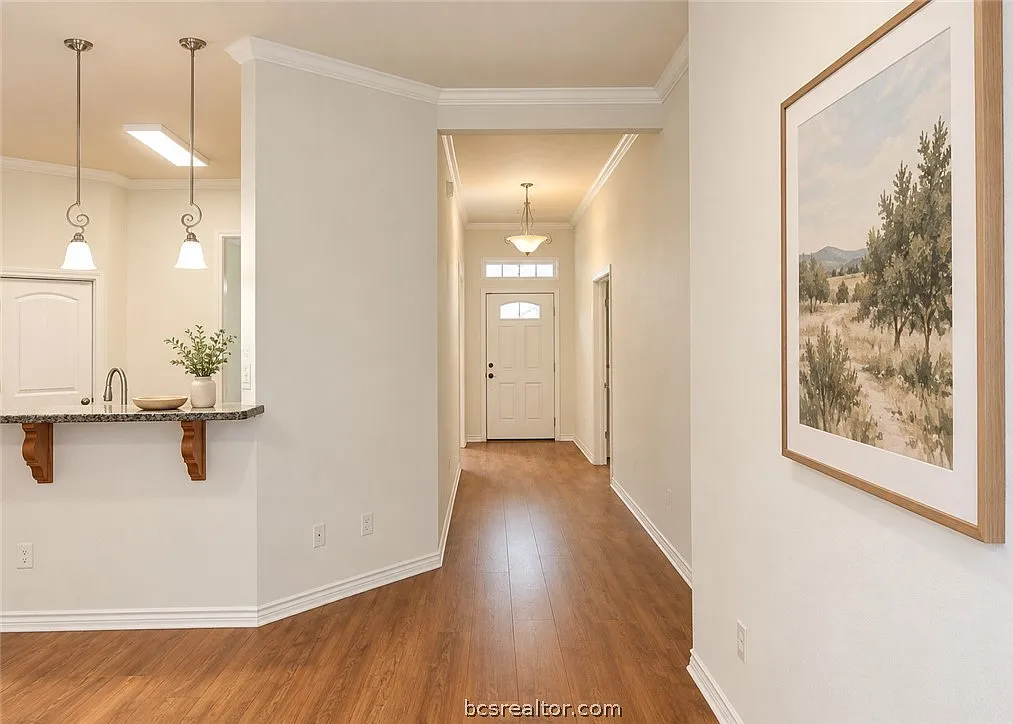 5 bed, 2297 sqft, $2,200 — Photo 3