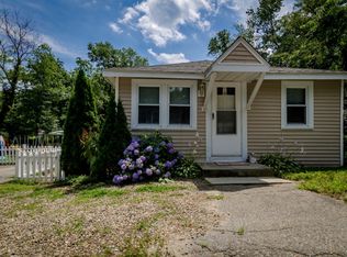 4 12th Ave, Halifax, MA 02338