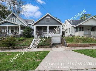 930 Oakhill St SE, Grand Rapids, MI 49507