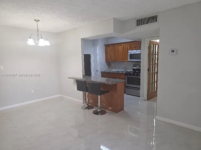 810 SW 129th Pl #206 — Photo 5